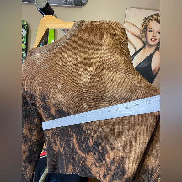 Women’s Two-toned cheetah AC/DC print, custom bleach splatter design long sleeve - Picture 6 of 6